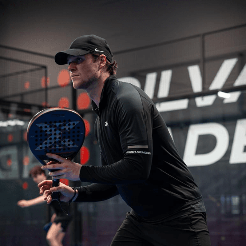Padelles op de banen van Silva's Padel in Almelo